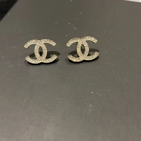 *sold* Authentic Chanel studs - Picture 2 of 6